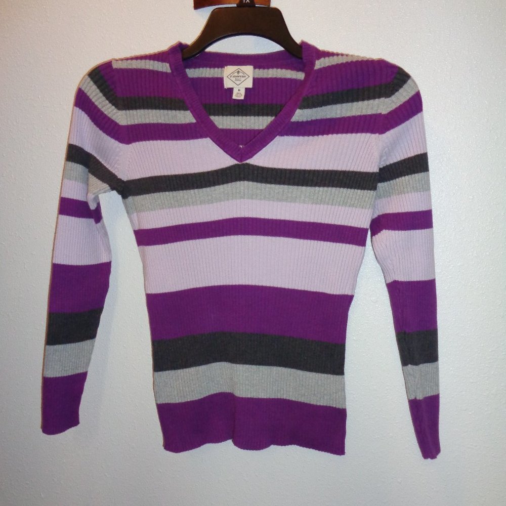 St John's Bay Sweater V Neck Medium